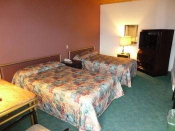 Airport Inn Lakeside Winfield Exterior photo
