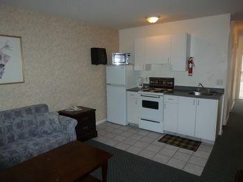 Airport Inn Lakeside Winfield Exterior photo